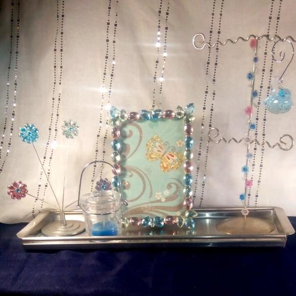 Blingy Girls Vanity Group - Picture 1 of 16